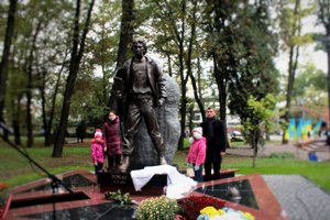 В Івано-Франківську освятили пам’ятник убитому на Майдані Роману Гурику.(ФОТО)